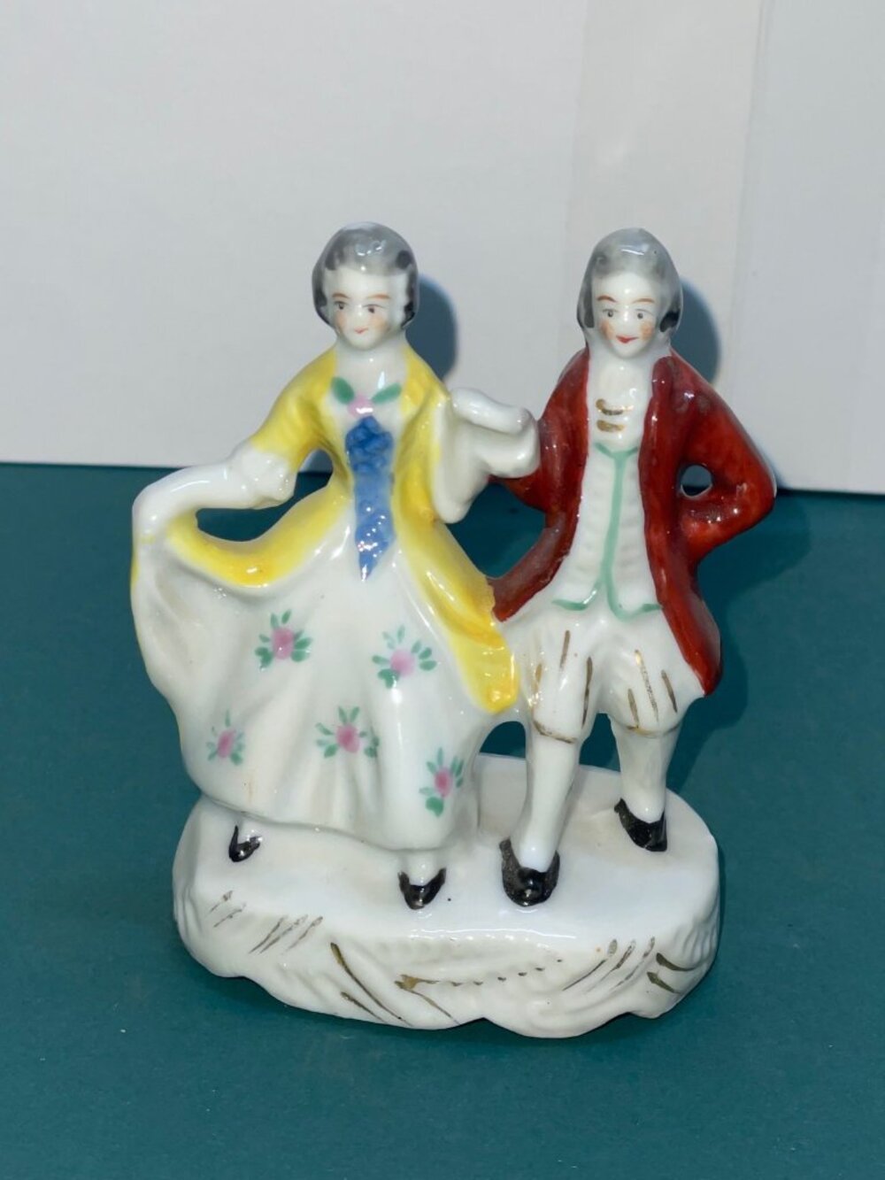 Vintage Occupied Japan Porcelain Colonial Couple Figurine Hand Painted 1945-1952